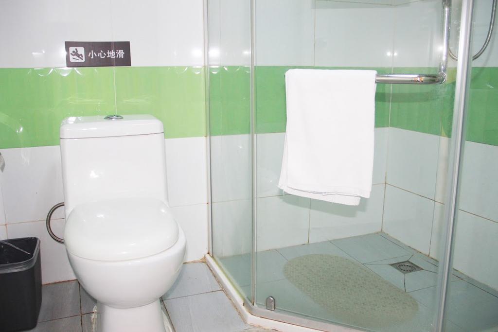7Days Inn Wuzhou South Railway Station Cangwu Стая снимка